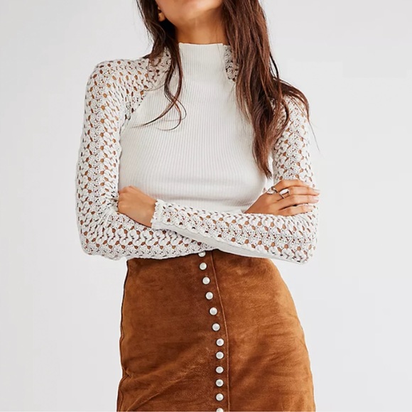 Free People Tops - NWT - Ivory Free People mock neck fitted top with lace sheer sleeves - M